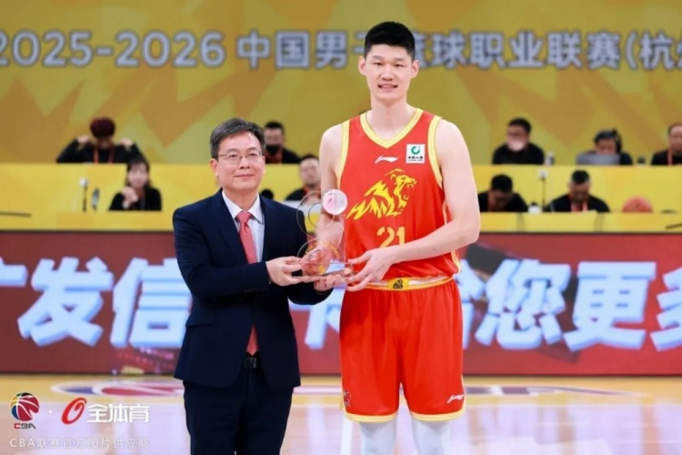 开云体育-常规赛第12轮｜无惧青春风暴 全队沉着应对拿下胜利！